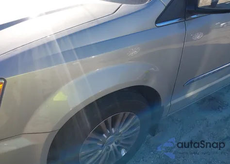 2016 Chrysler Town & Country Touring L z USA, uszkodzony, nr VIN 2C4RC1CG3GR133171